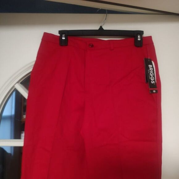 New Briggs New York Red Capri Pants Size Women's 10 - Picture 2 of 3